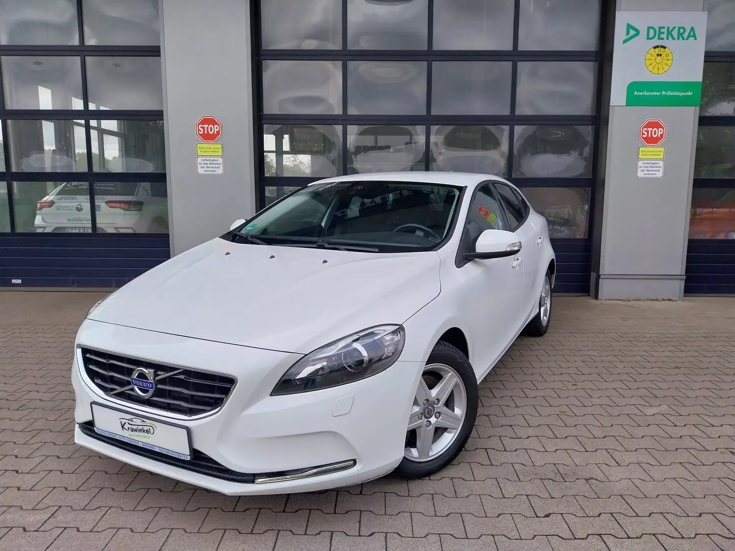 Volvo V40 T2 You *2te.Hd.*Scheckheft gepflegt*Top Zustand*Xe Weiß - 1