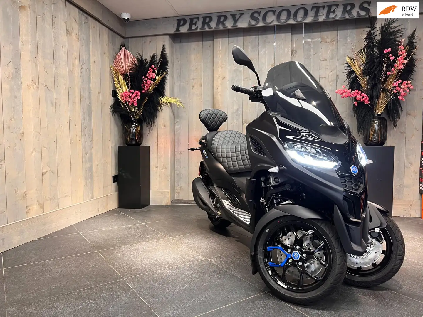 Piaggio MP3 310 Scooter Piaggio Scooter HPE Sport EURO5+ SPECIAL E Zwart - 1