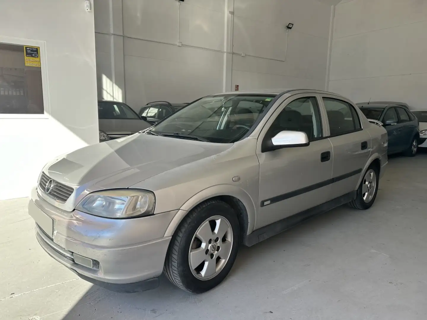 Opel Astra 2.0Dti 16v Edition Gris - 1
