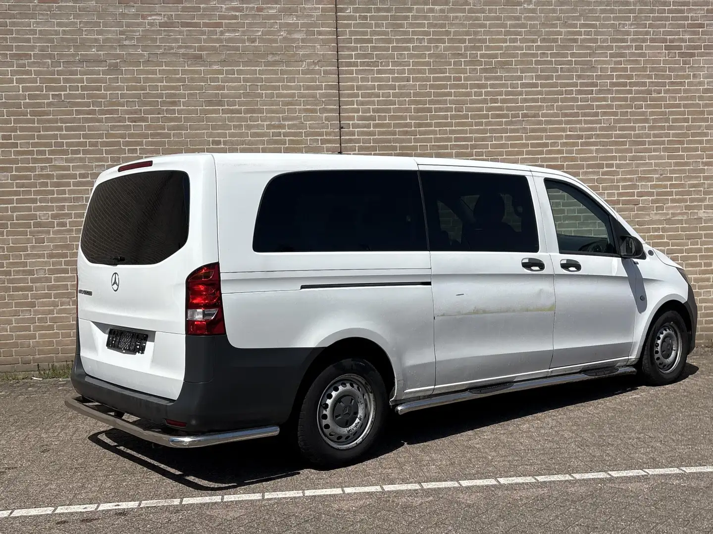 Mercedes-Benz Vito Tourer 109 BlueTEC Base Extra Lang € 9.500,- NETTO Wit - 2