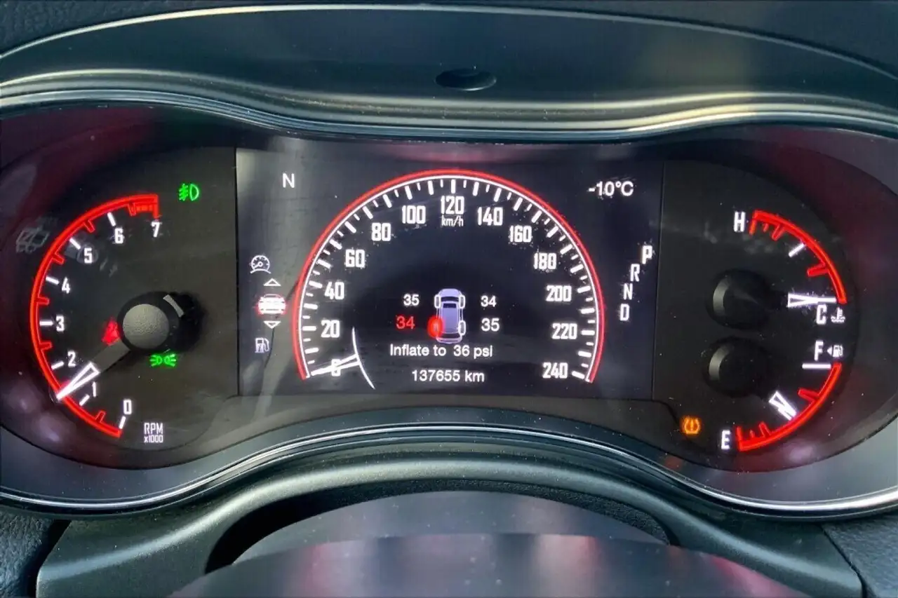 Dodge Durango снимка Dodge Durango
