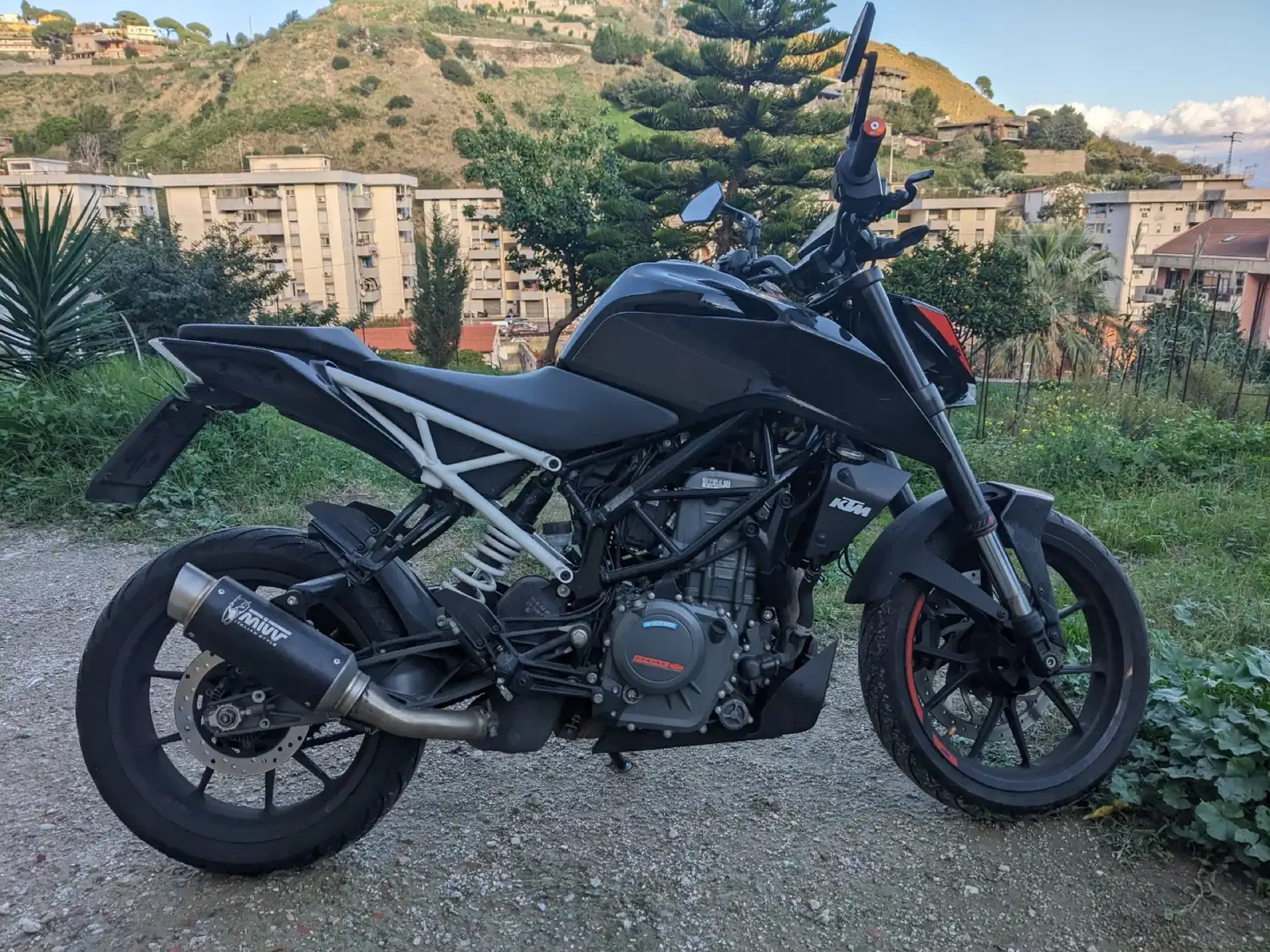 KTM 390 Duke ABS - 1