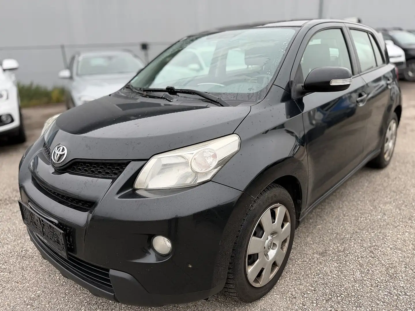 Toyota Urban Cruiser 1,33 dVVT-i S&S High Schwarz - 1