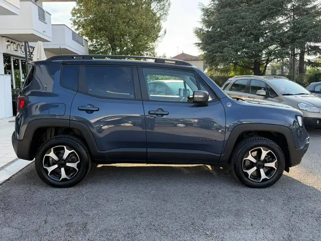 Jeep Renegade view 7