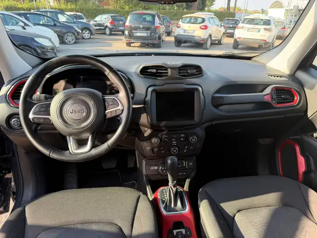 Jeep Renegade view 10