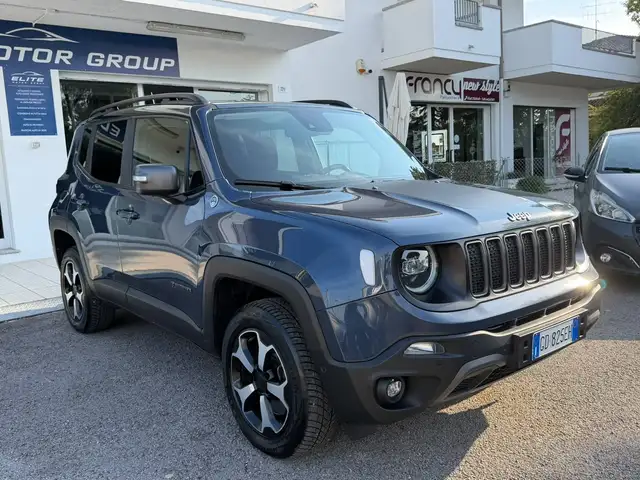 Jeep Renegade view 8