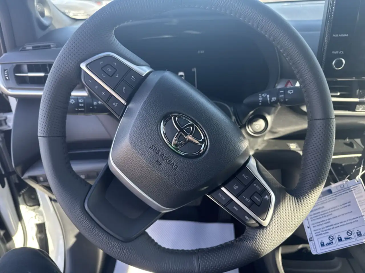 Toyota Sienna снимка Toyota Sienna