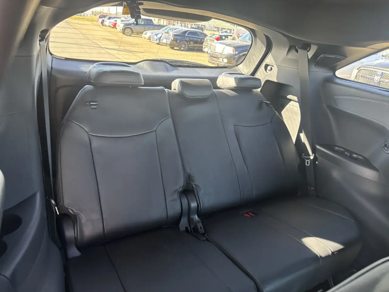 Toyota Sienna снимка Toyota Sienna