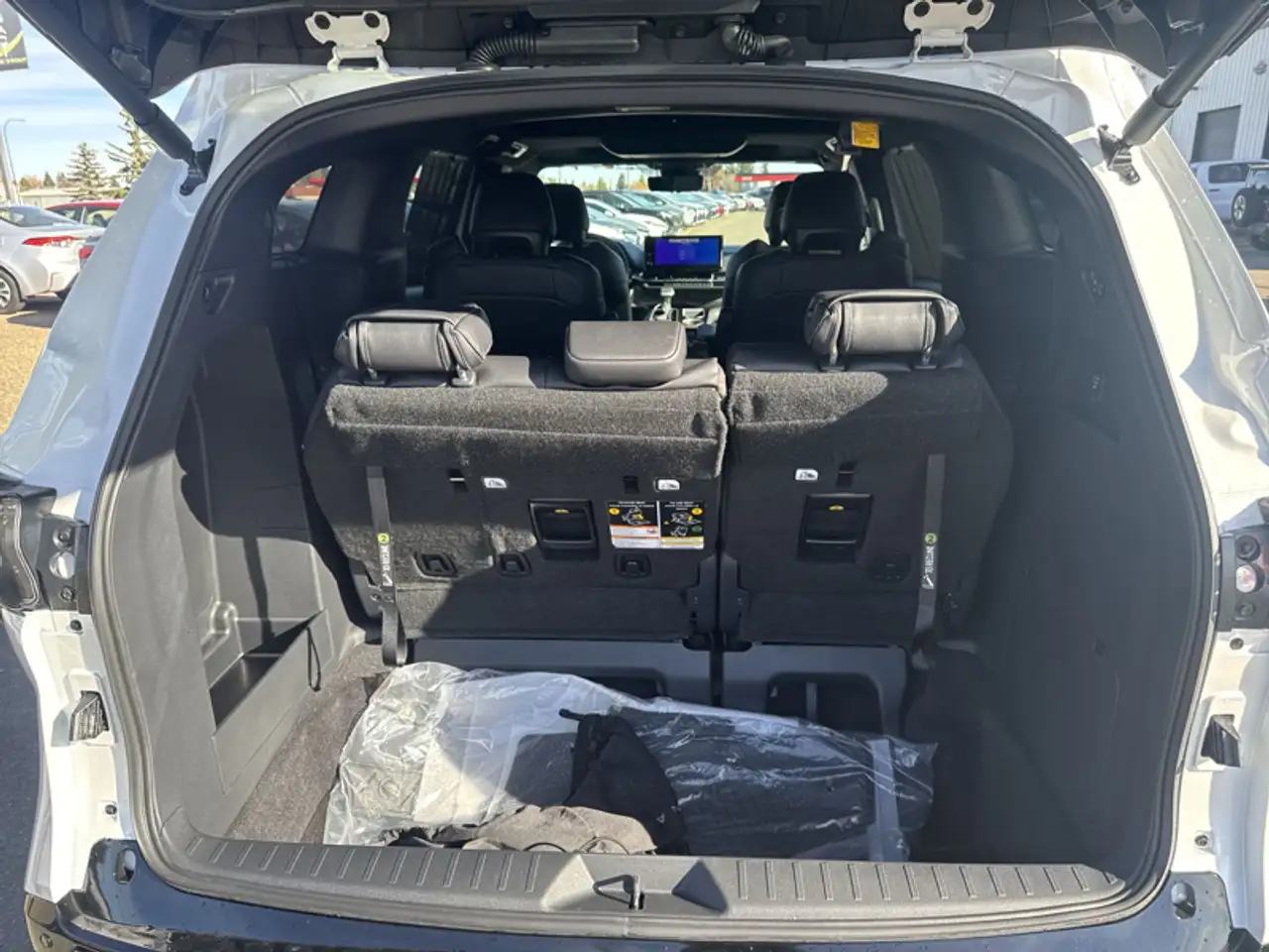 Toyota Sienna снимка Toyota Sienna