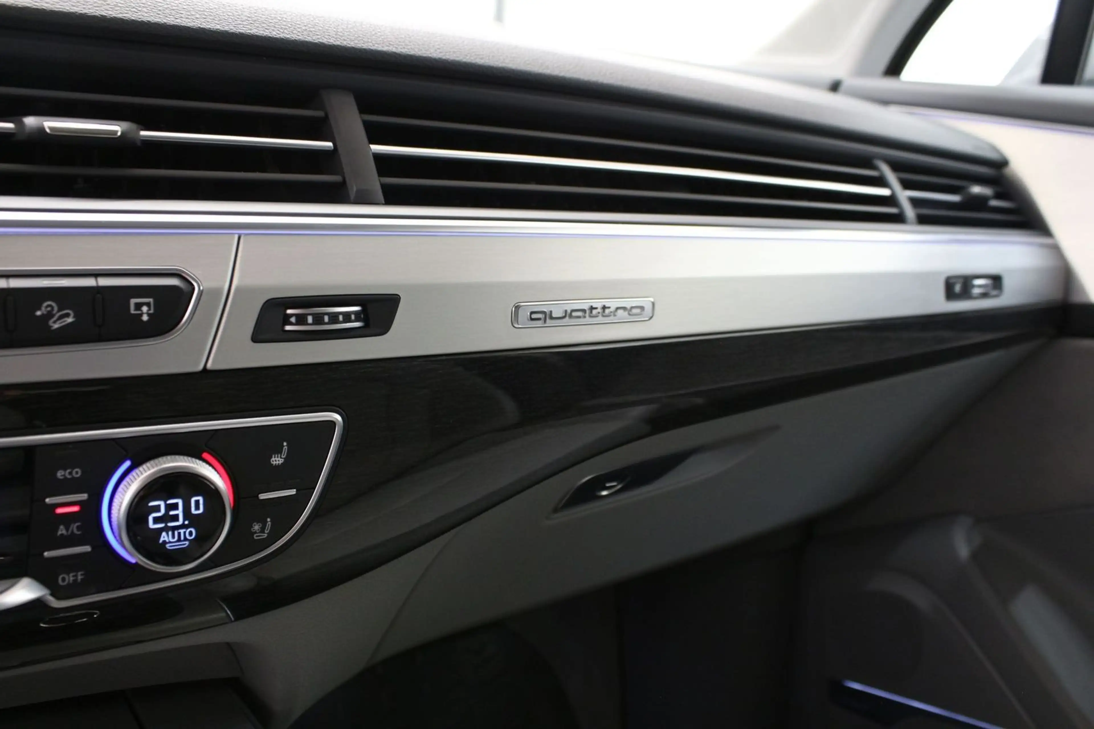Audi Q7 3.0 TDI quattro S-Line Matrix HUD Bose — photo 14