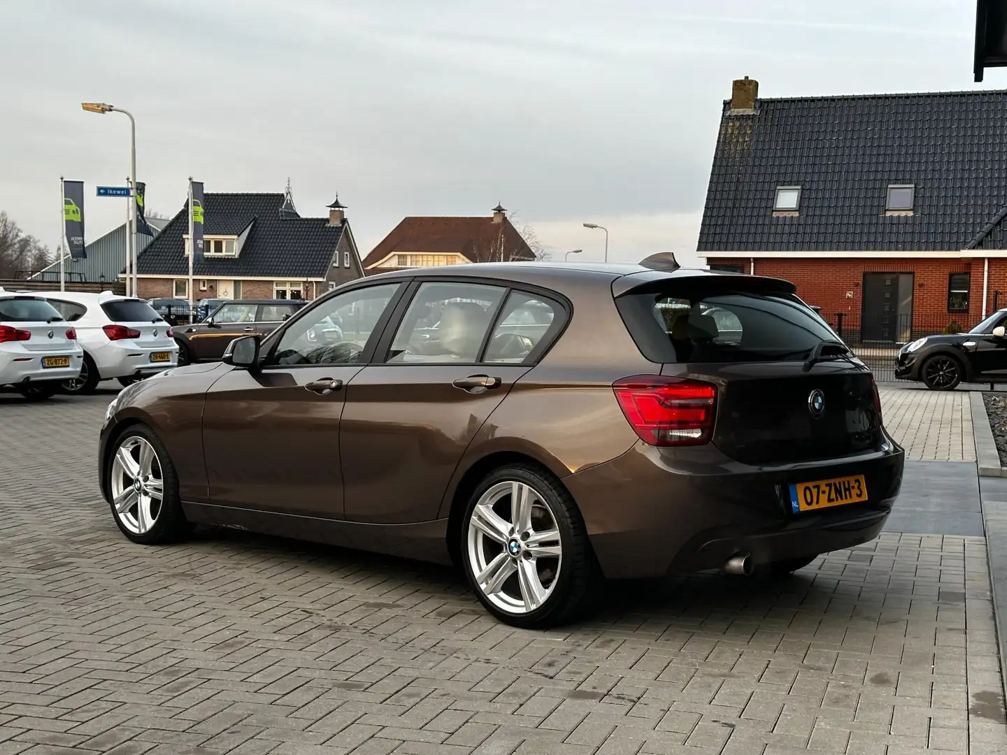 BMW 116 1-serie 116i EDE Upgrade Edition | Lederen sportze Brązowy - 2