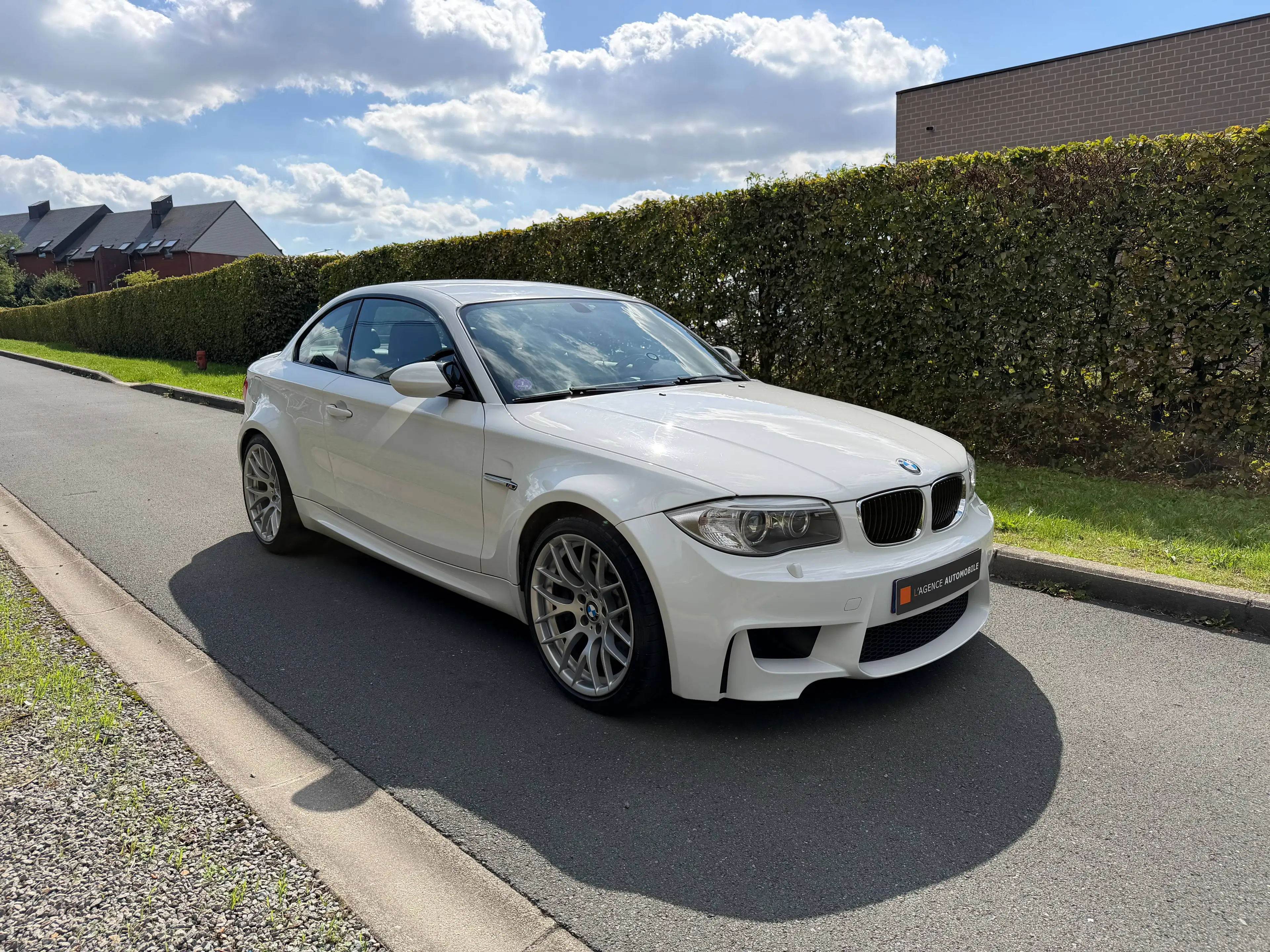BMW M1 Coupé E82 - Alpine White III - Jantes M359 — photo 4
