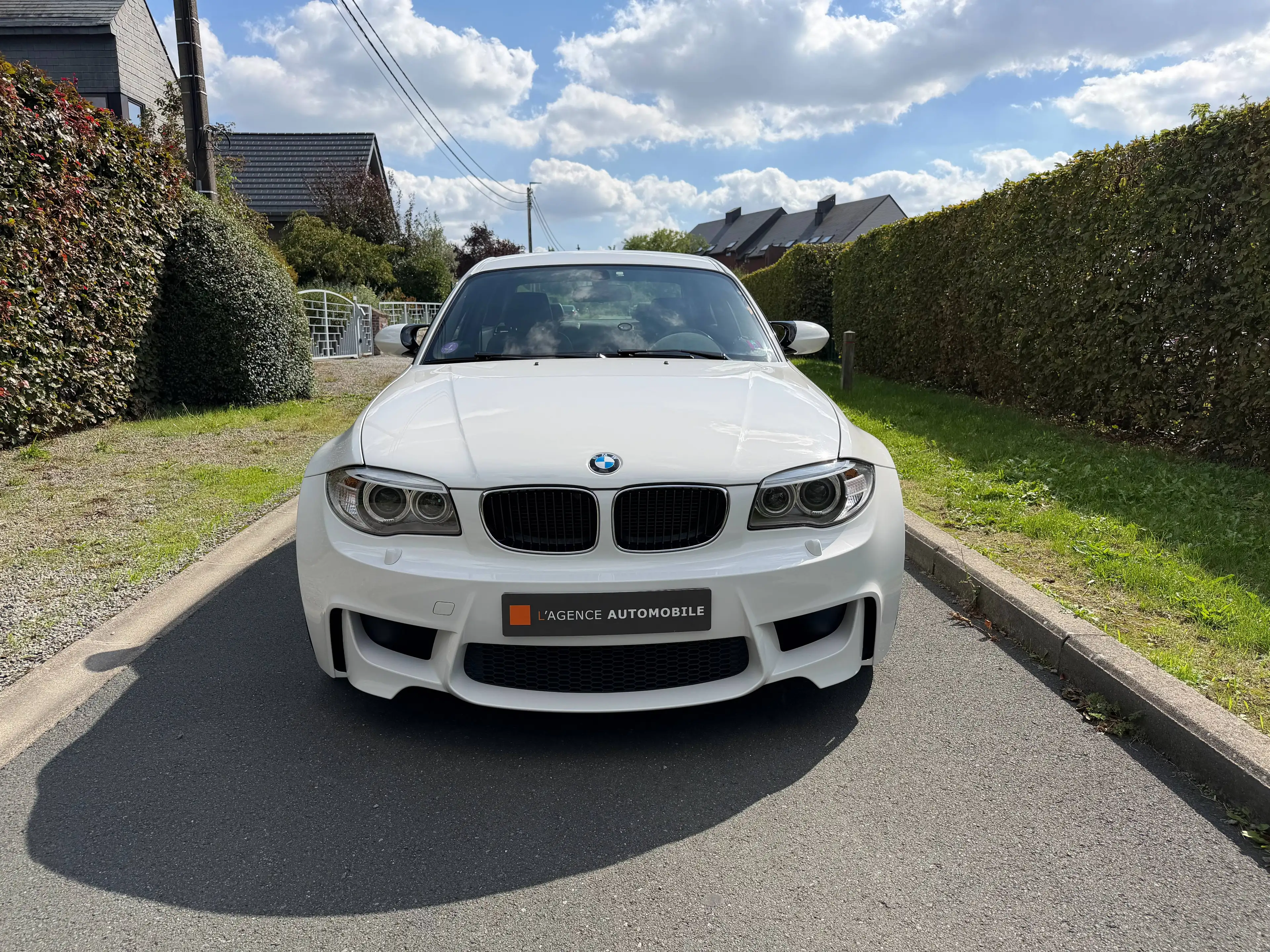 BMW M1 Coupé E82 - Alpine White III - Jantes M359 — photo 3