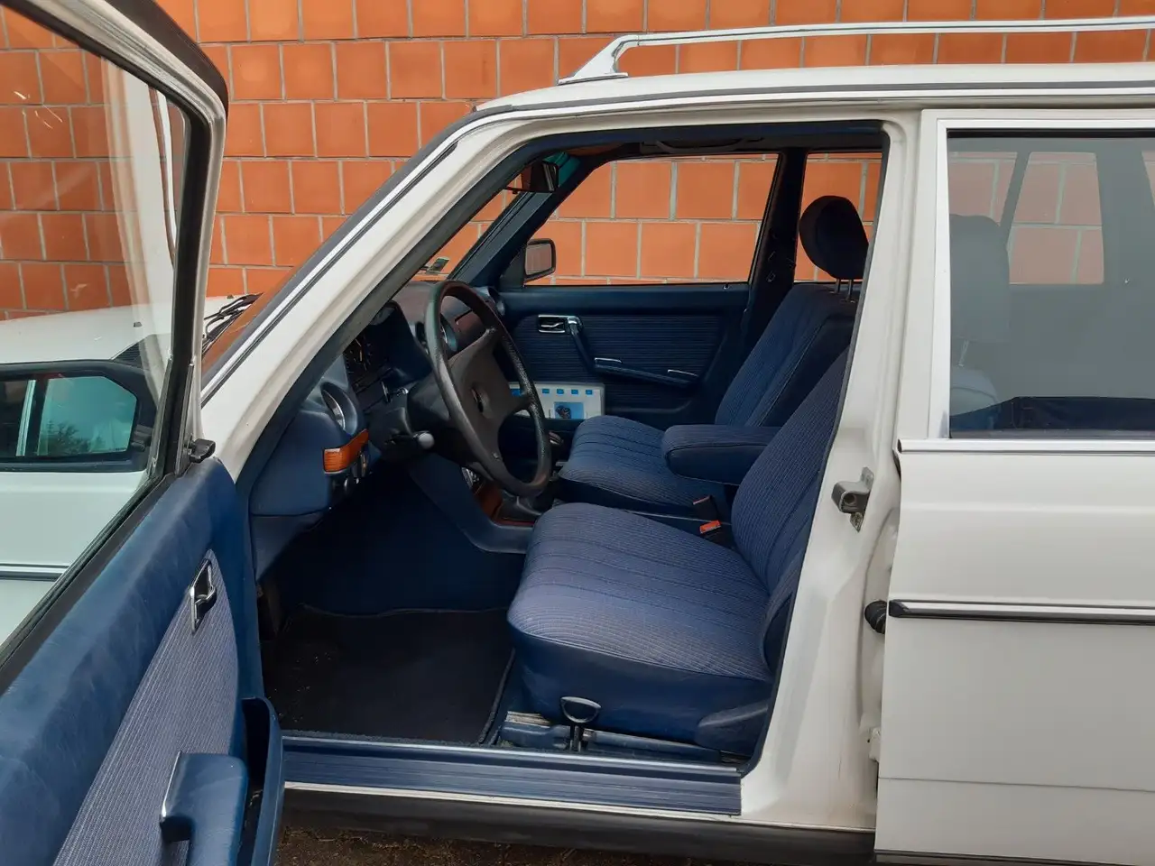 Mercedes-Benz 240 TD - 123 Kombi - traumhafter Zustand, foto 6