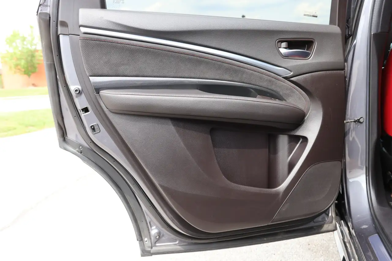 Acura MDX снимка Acura MDX