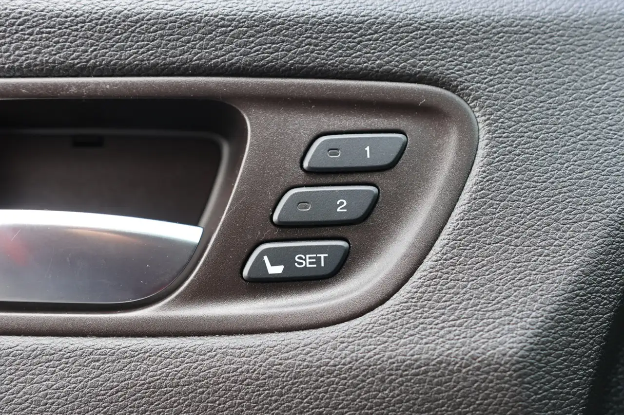 Acura MDX снимка Acura MDX