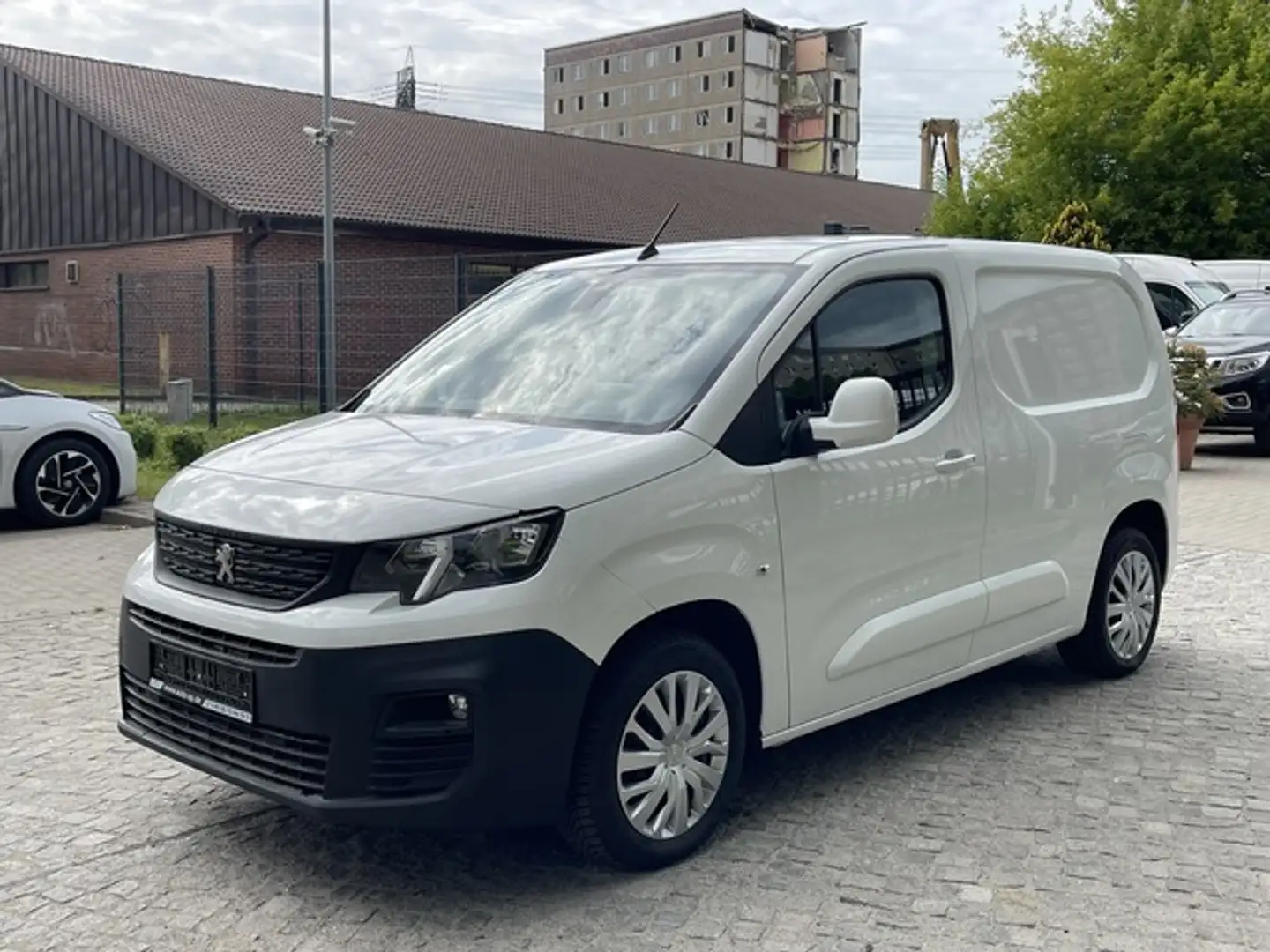 Peugeot Partner 130 Grip L2 1HAND*Klima*AHK*RFK Weiß - 1