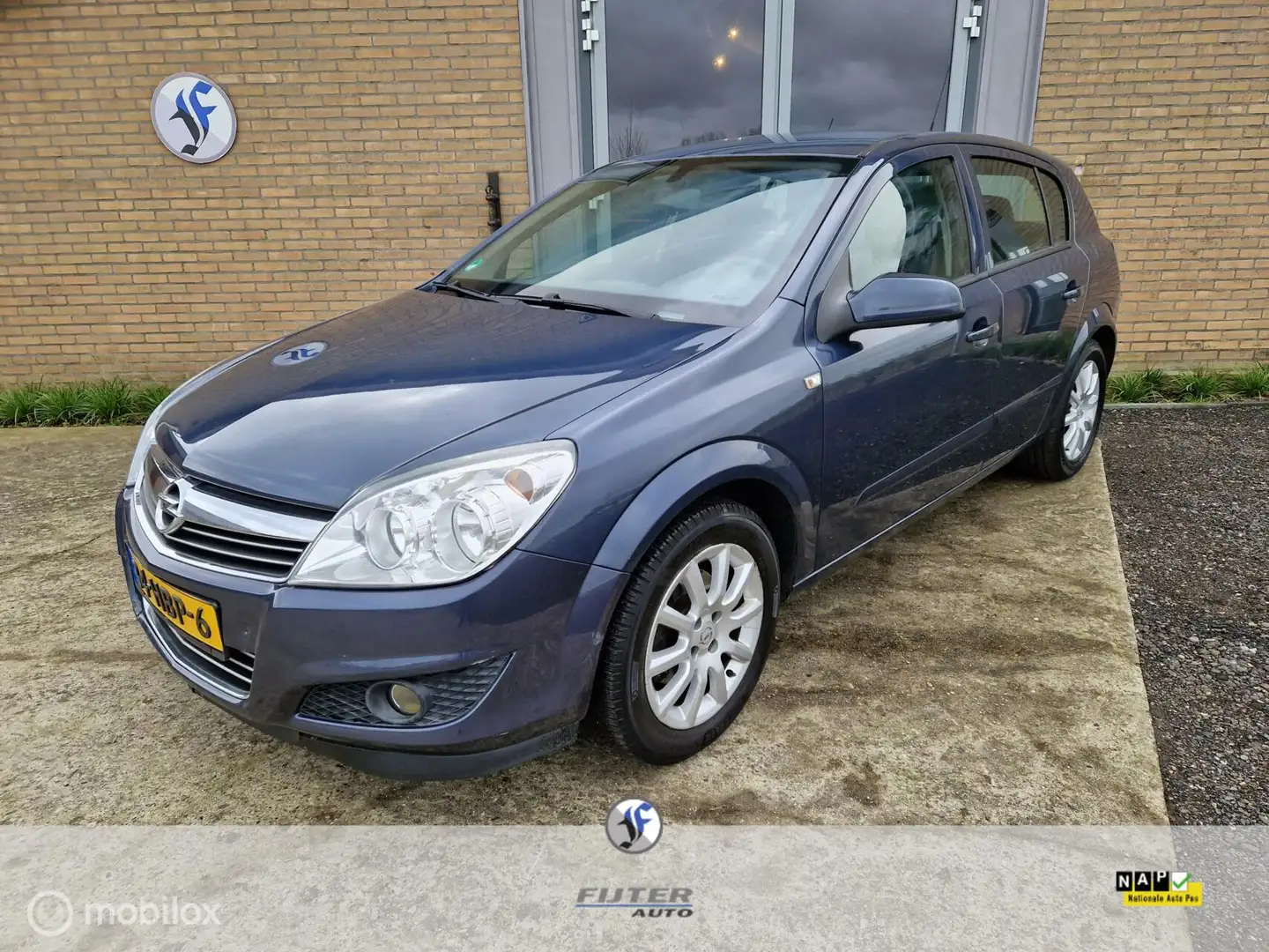 Opel Astra 1.4 Cosmo 5Drs Airco Gris - 1