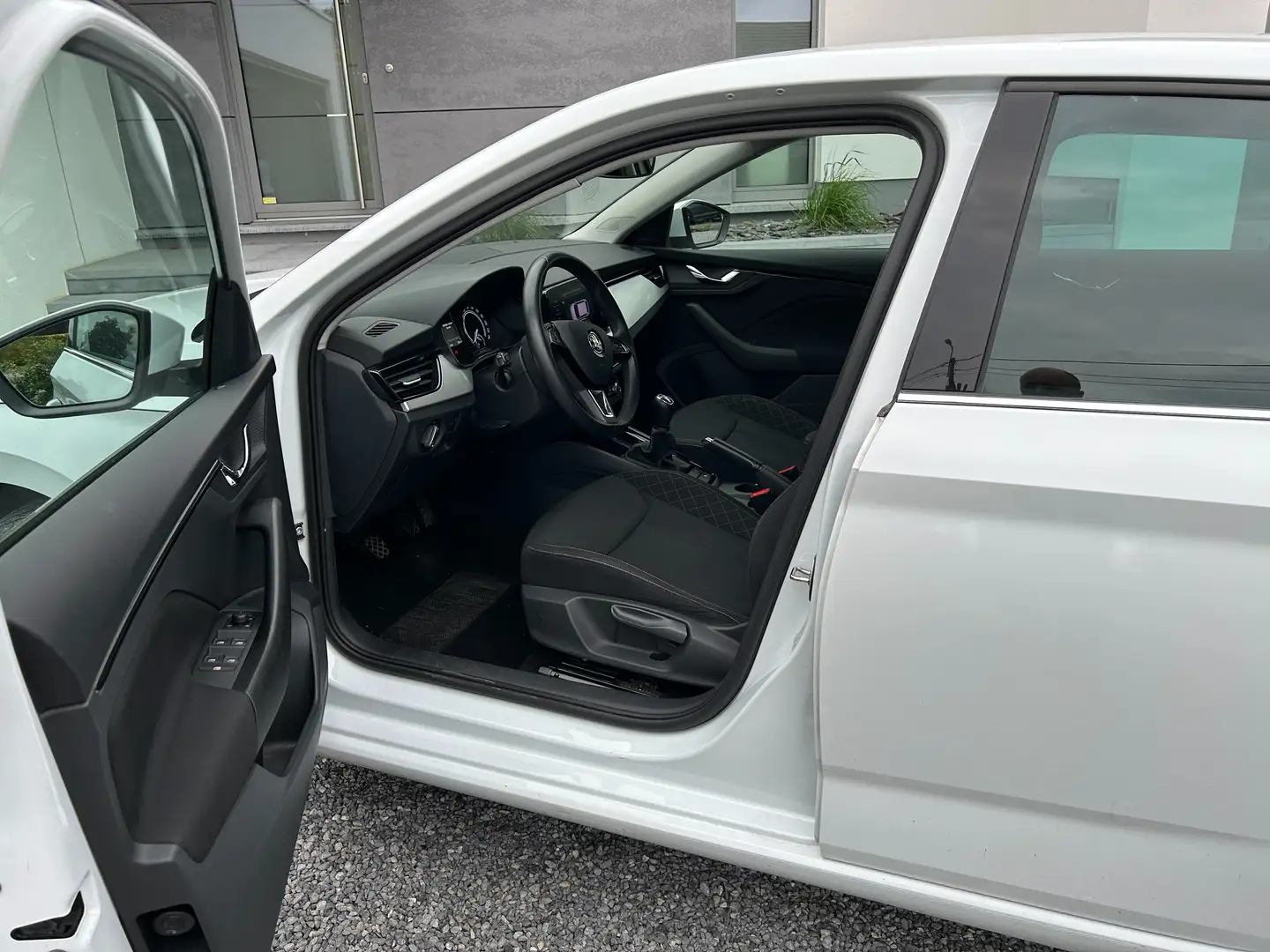Skoda Scala 1.0 TSI Ambition Pneus été et hiver Entr ok Blanc - 2