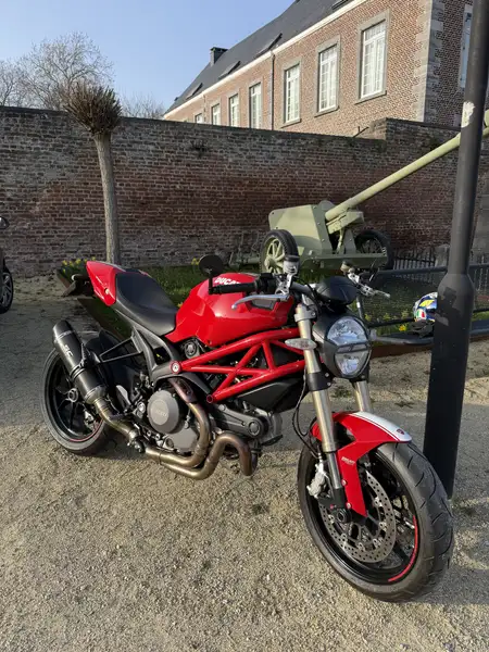 Ducati Monster 1100