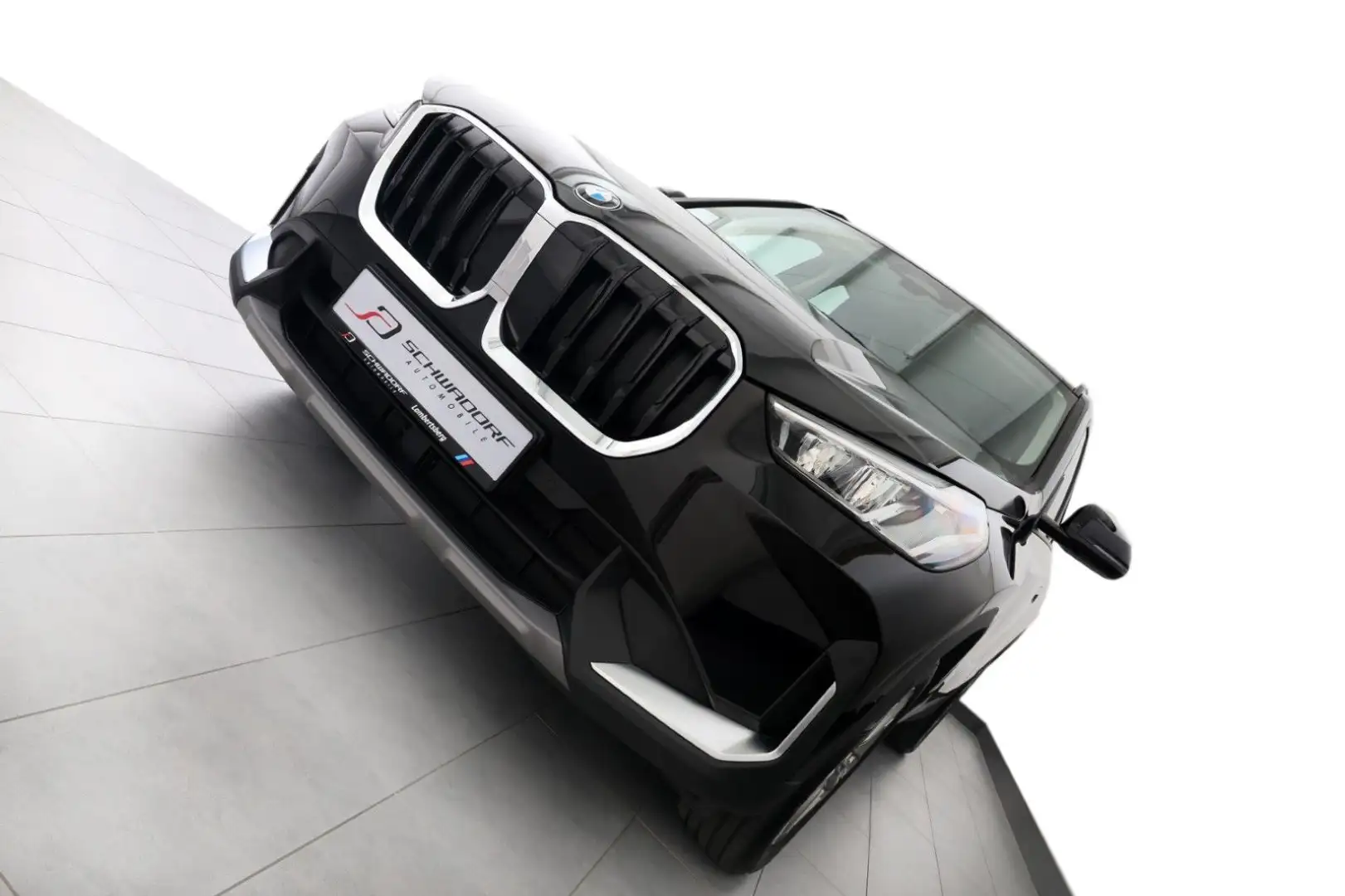 BMW X1 sDrive18d Parkassist RFK AHK 8-fach 1.Hand Schwarz - 2