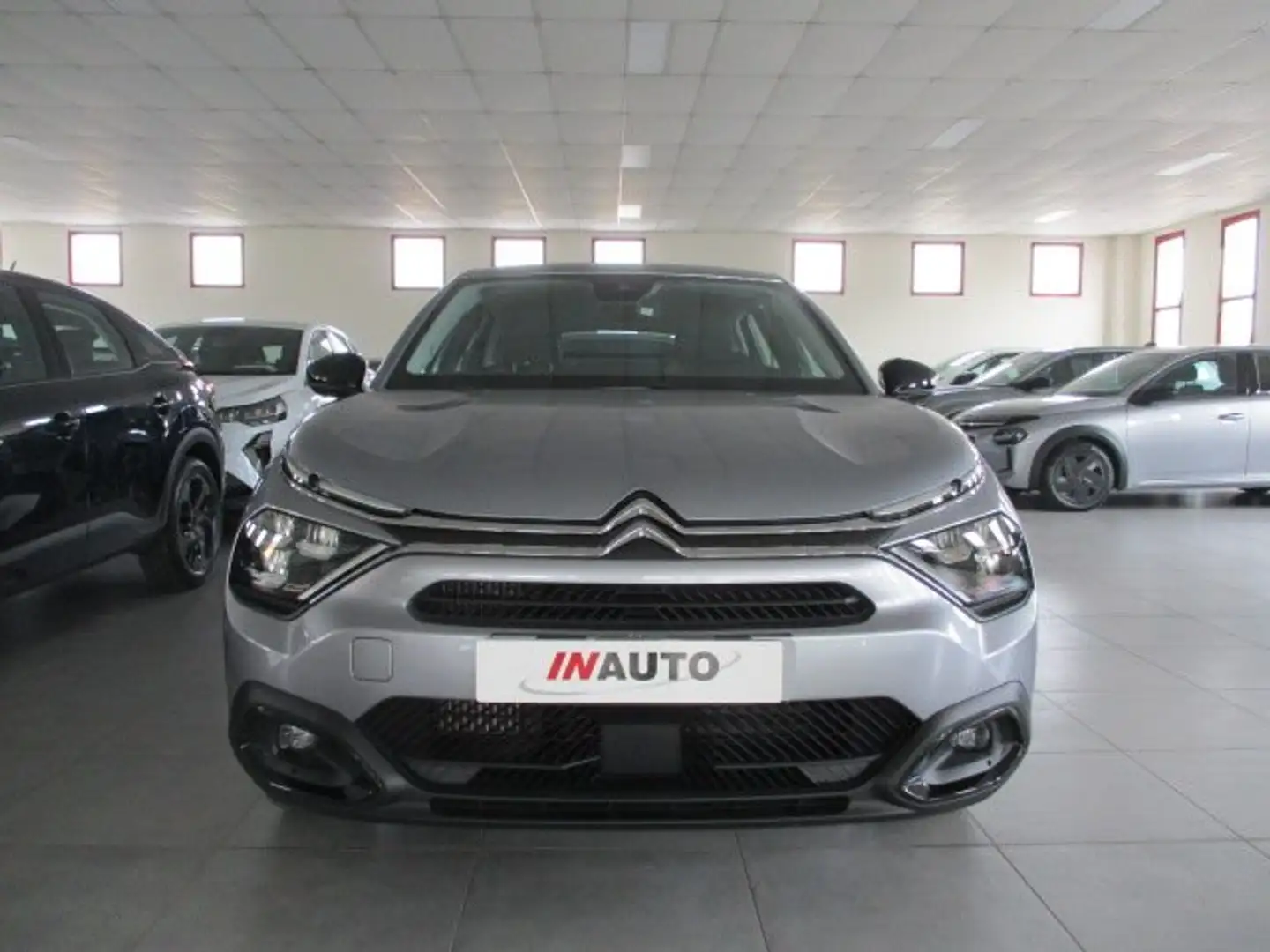 Citroen C4 1.2 puretech Plus s&s 130CV Grau - 2