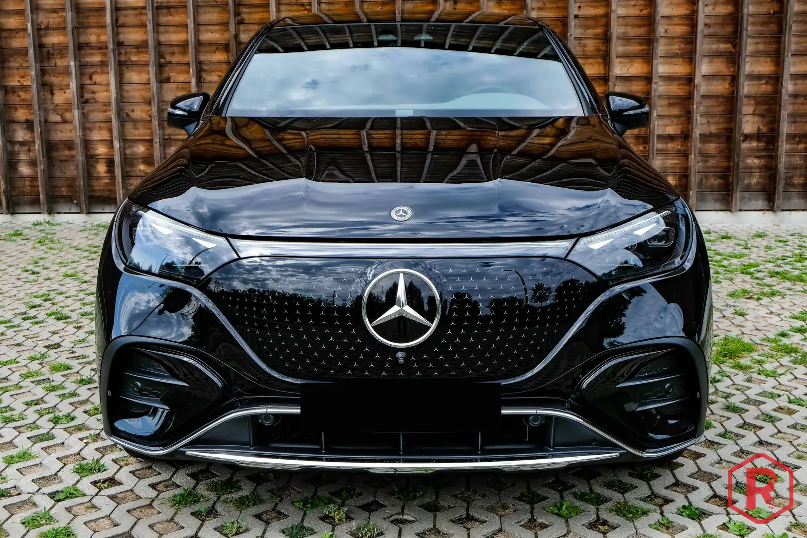 Mercedes-Benz EQE SUV AMG Line 4MATIC Widescreen 96kWh Чорний - 2