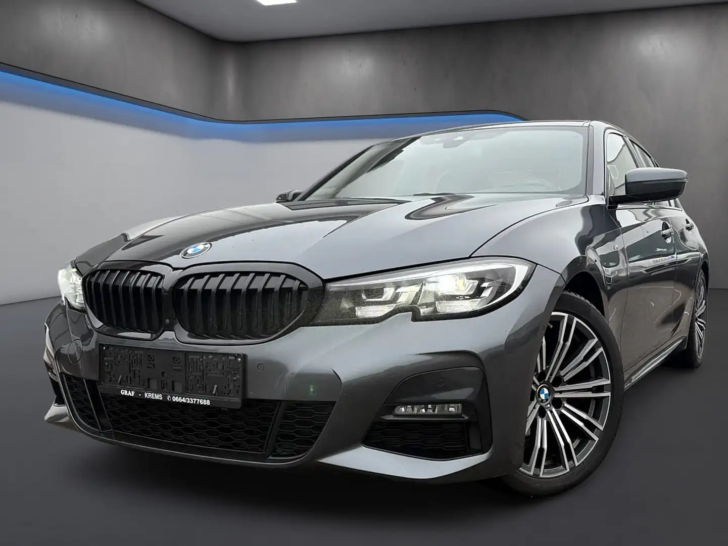 BMW 318 d Aut. M Paket* Kamera*LED*Lenkradheizung*Sport... Grau - 1