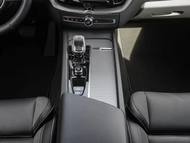 Volvo XC60 view 15