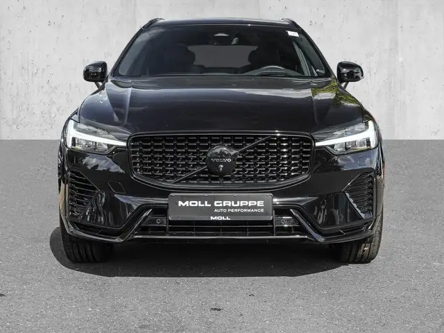 Volvo XC60 view 3