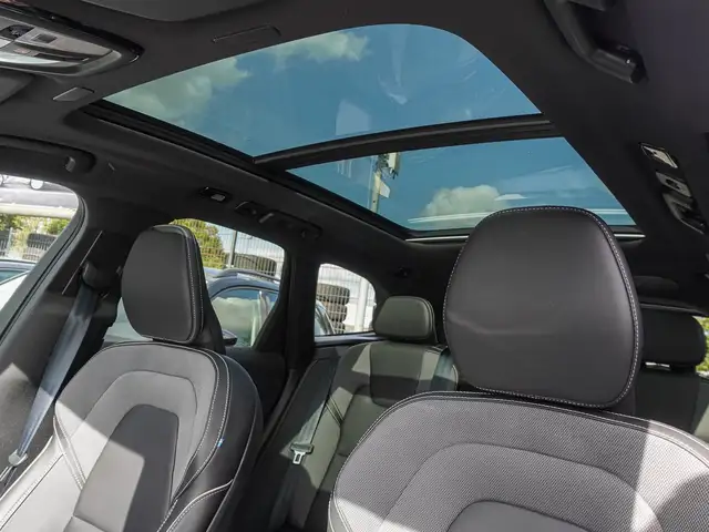 Volvo XC60 view 8
