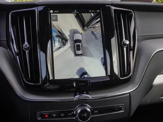 Volvo XC60 view 14