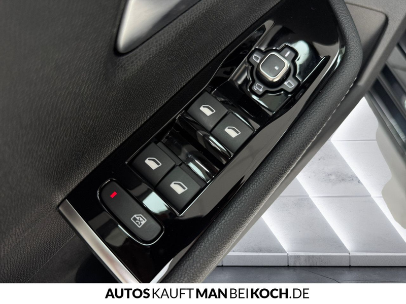 Opel Astra 1.2 Turbo Elegance Aut. NaviSHZ — photo 13