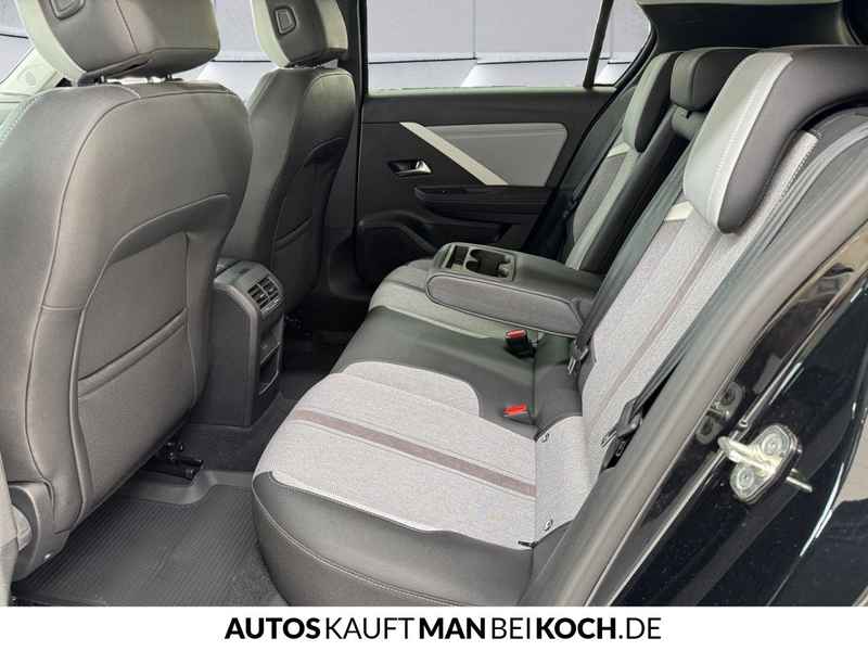 Opel Astra 1.2 Turbo Elegance Aut. NaviSHZ — photo 7