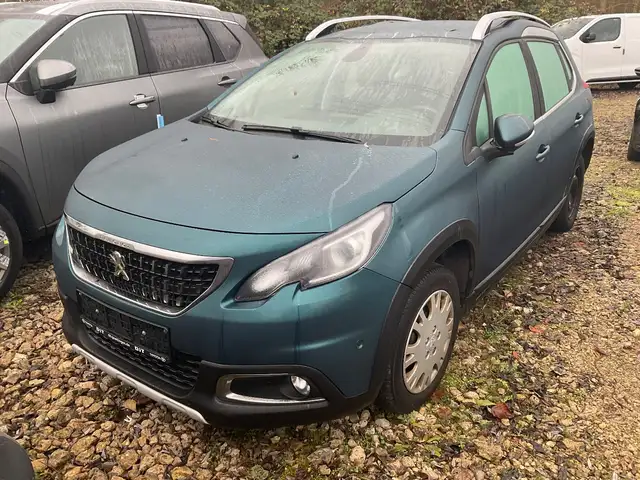 Peugeot 2008 1.5 BlueHDi 120 Allure AHK+Navi+Pano+SD+SHZ
