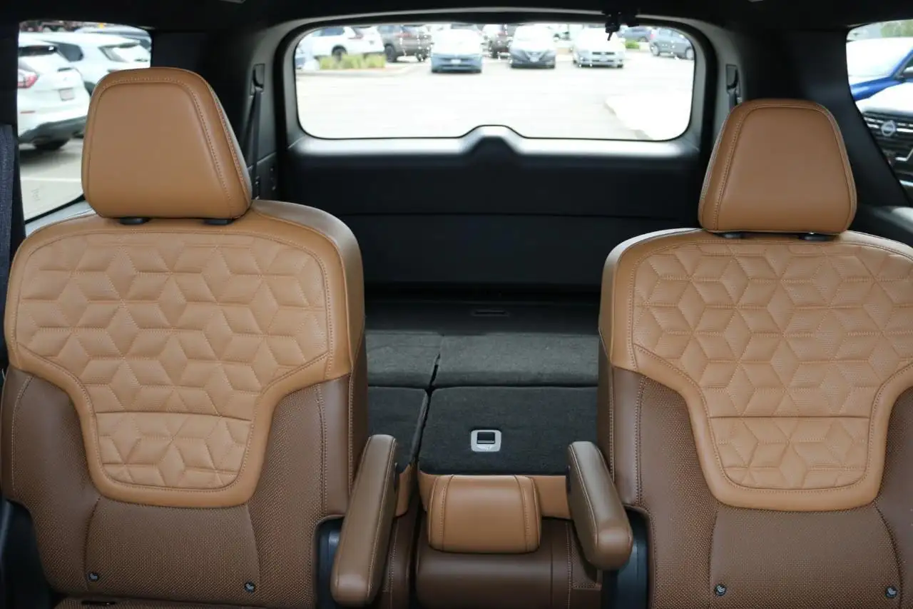 Nissan Armada снимка Nissan Armada