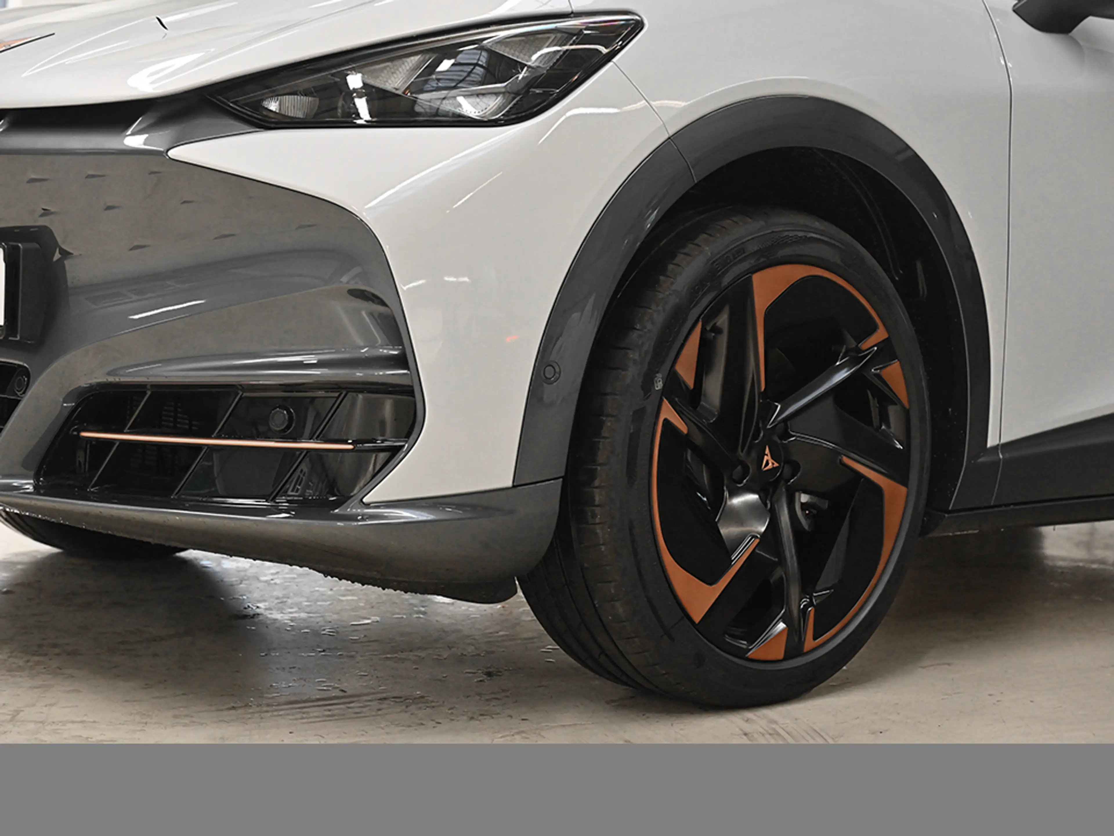 CUPRA Tavascan VZ 4DRIVE WÄRMEPUMPE eSITZE PANO HEADUP — photo 7