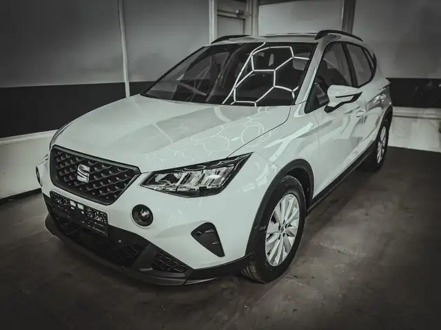 Seat Arona main image