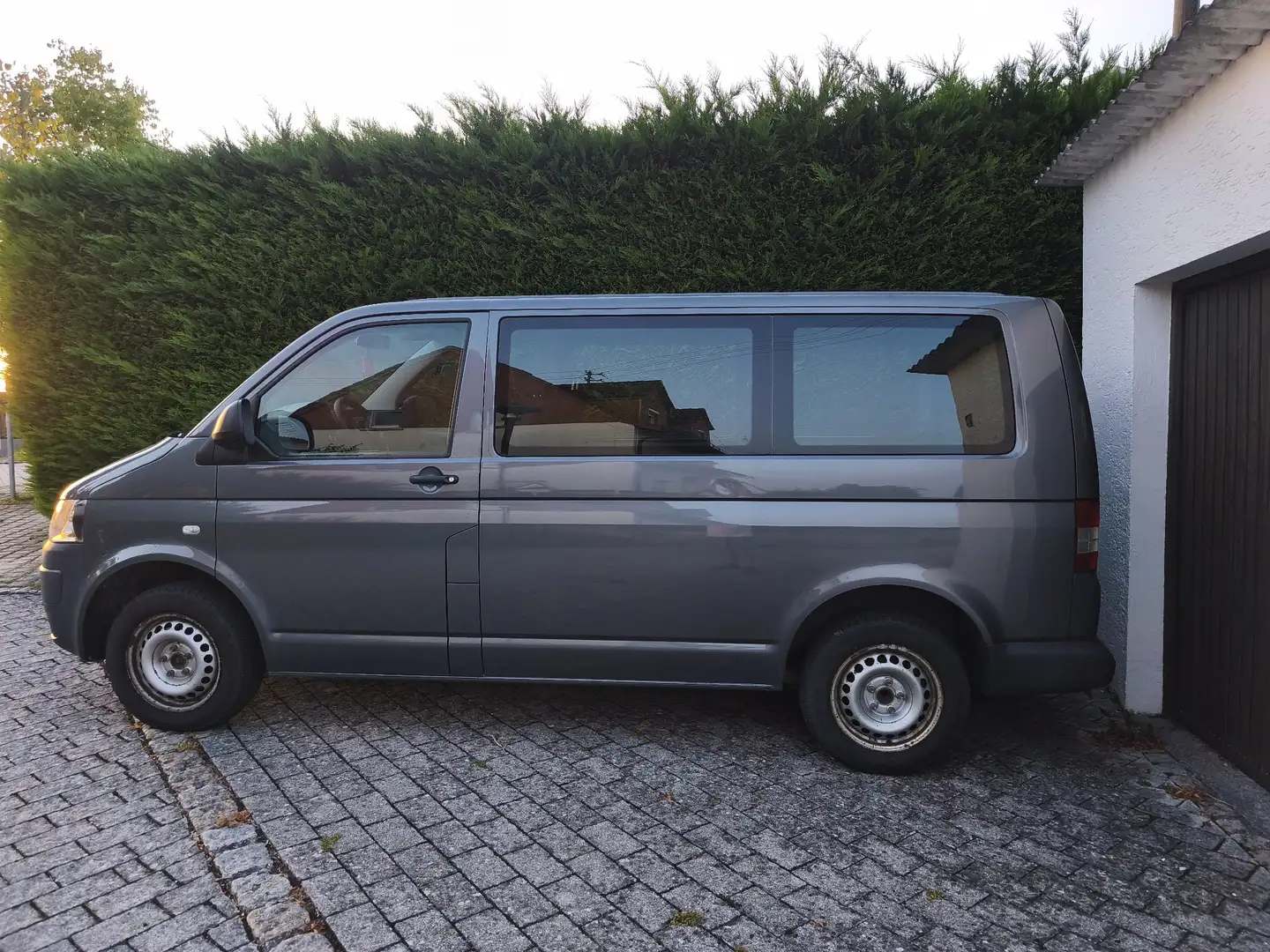 Volkswagen T5 Transporter Kombi Gri - 2