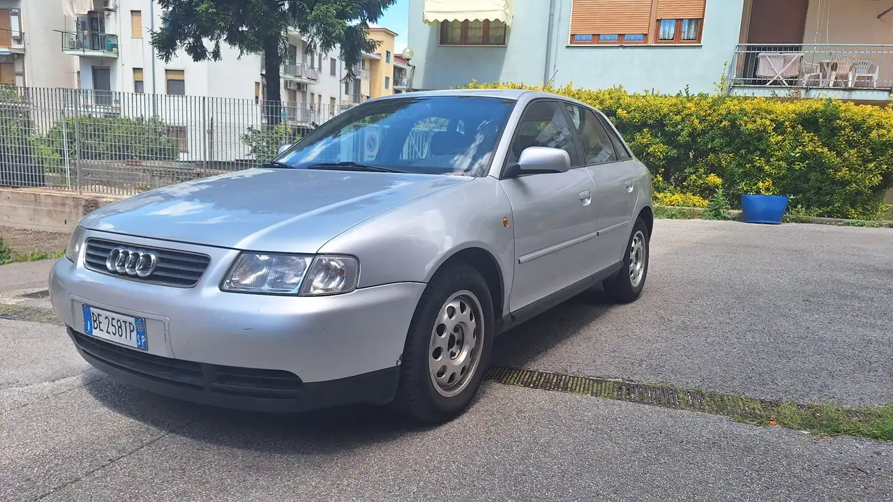 Audi A3 5p 1.8 Ambiente, foto 1