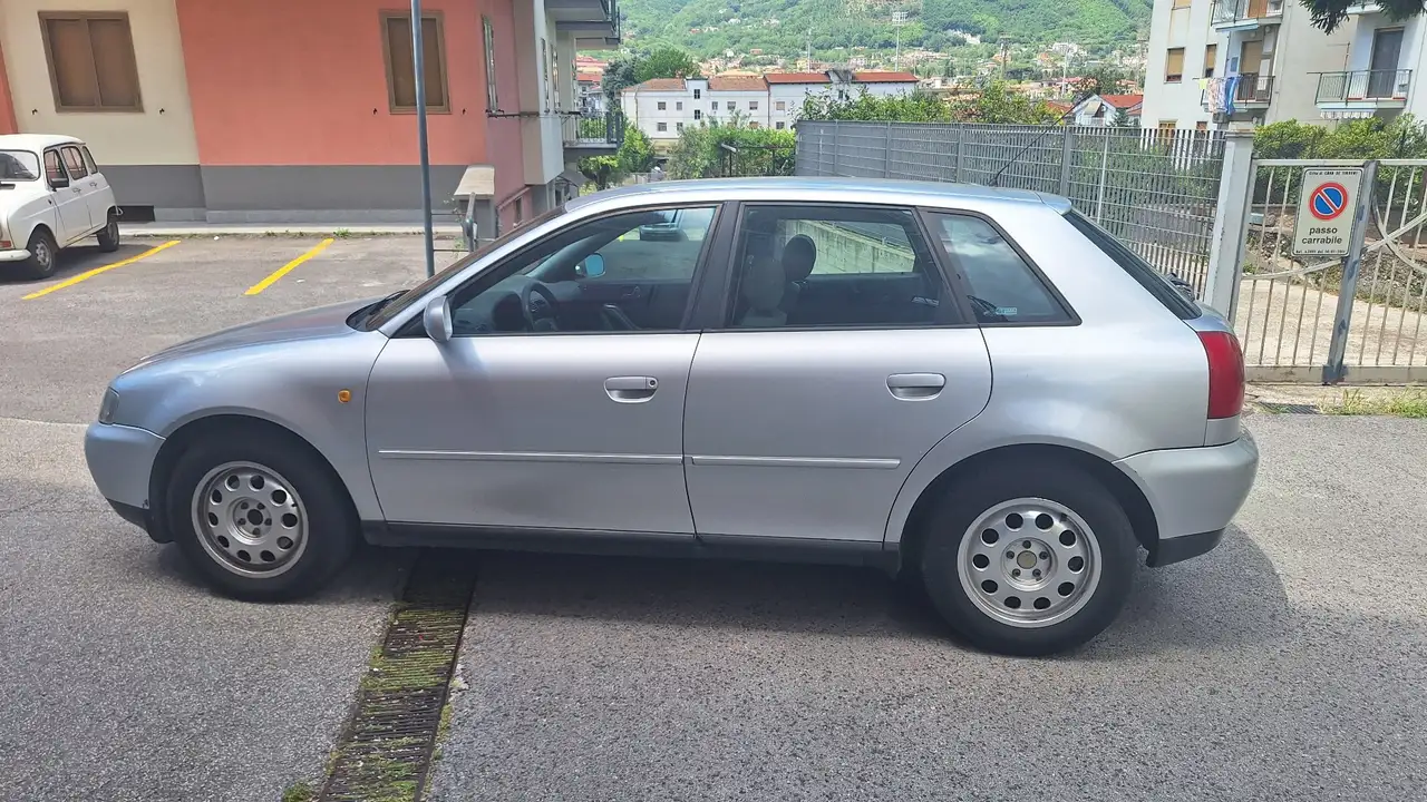 Audi A3 5p 1.8 Ambiente, foto 2