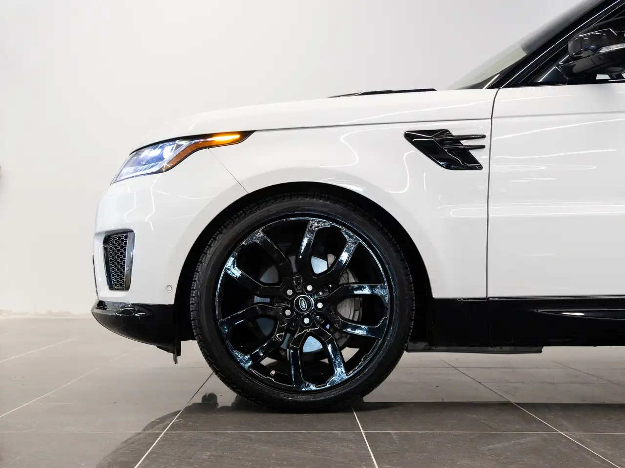 Land Rover Range Rover Sport снимка Land Rover Range Rover Sport