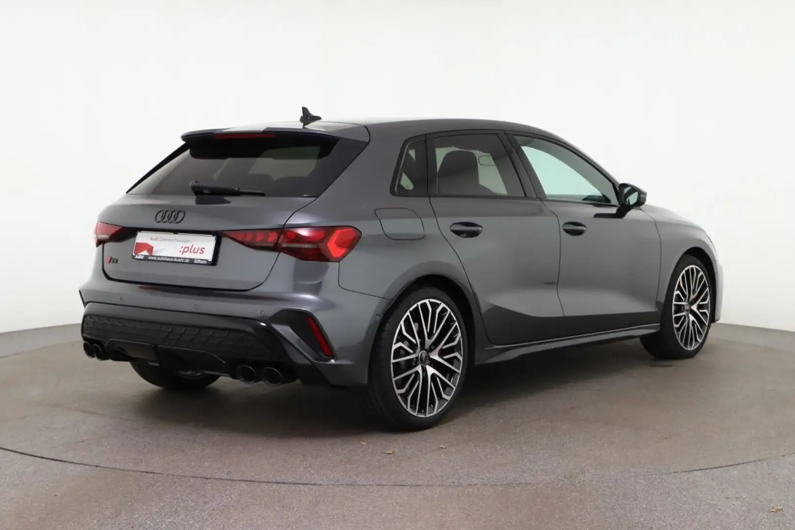 Audi S3 TFSI Q S tronic Matrix Sportfahrw. Šedá - 2