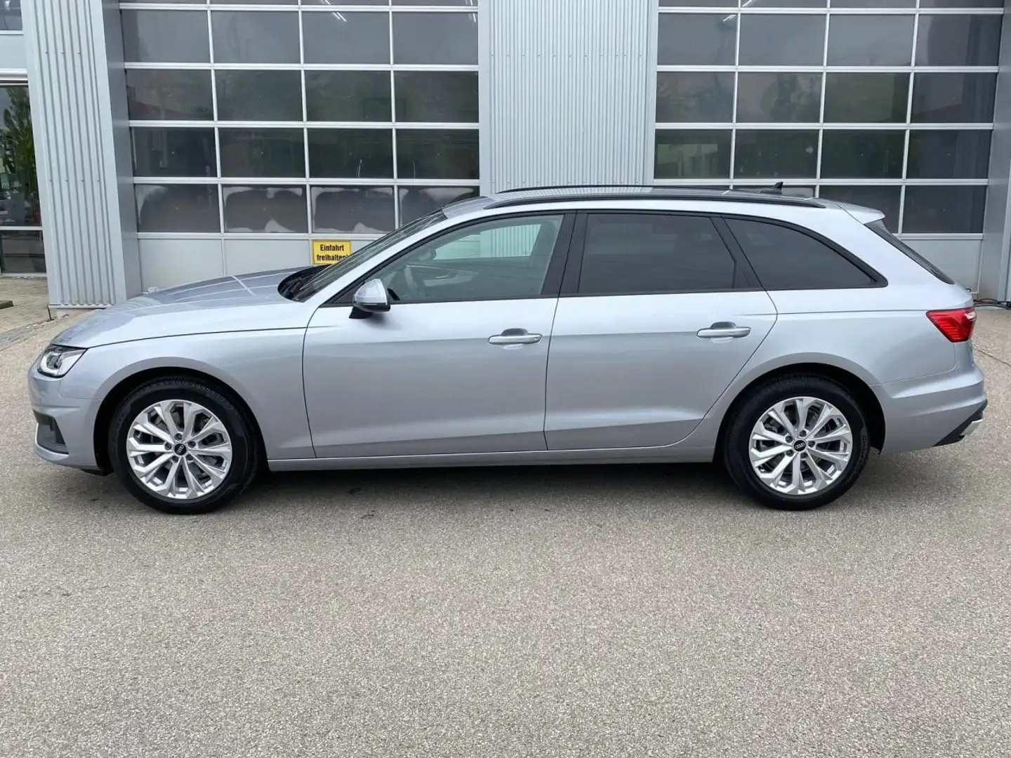 Audi A4 Avant 35 TFSI S tronic PDC Temp. R-Kamera Nav Silver - 2