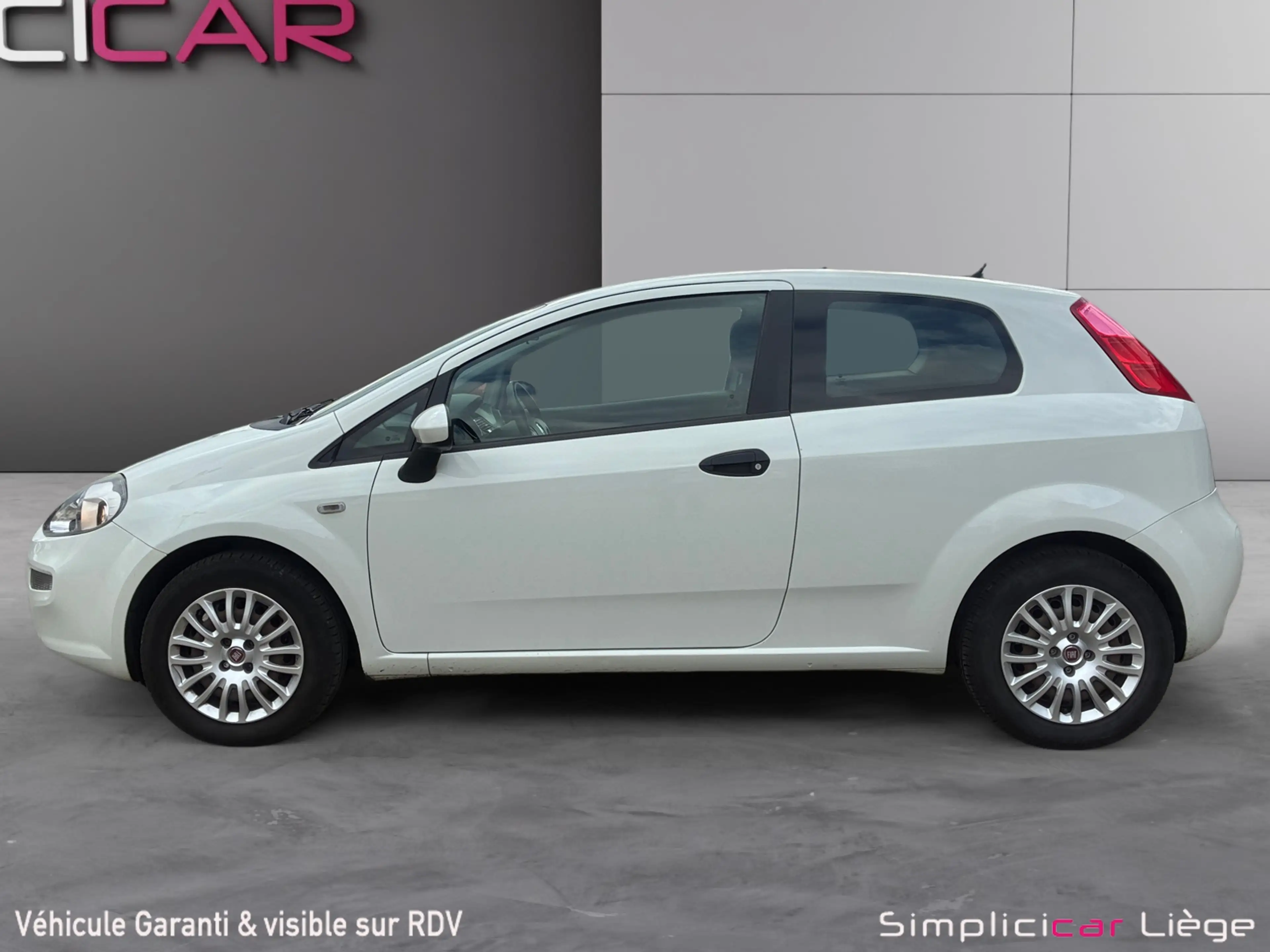 Fiat Punto Punto 1.2i Young — photo 4
