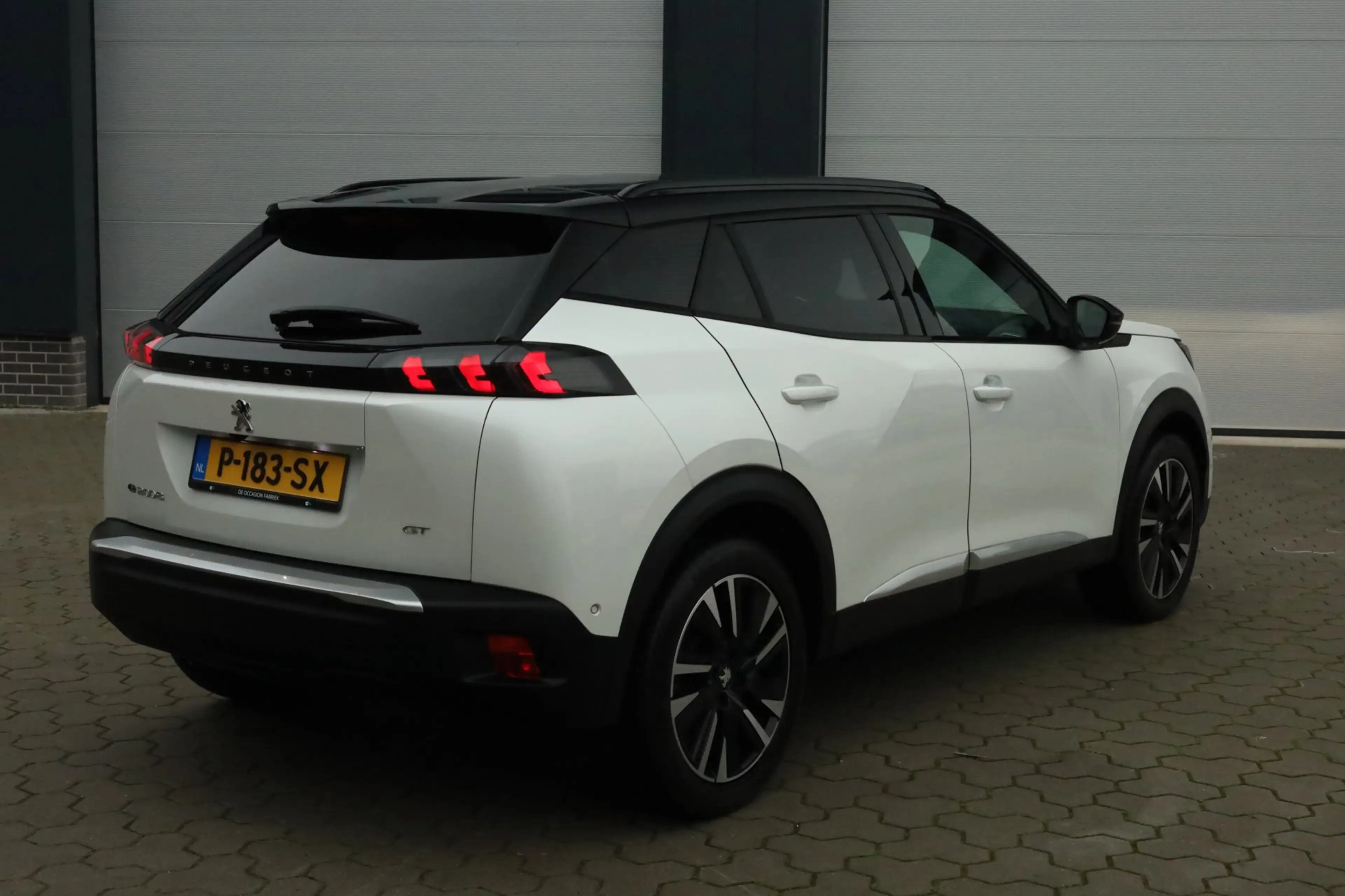 Peugeot e-2008 EV GT Pack 50 kWh Keyless Adaptief Carplay Sfeer — photo 2