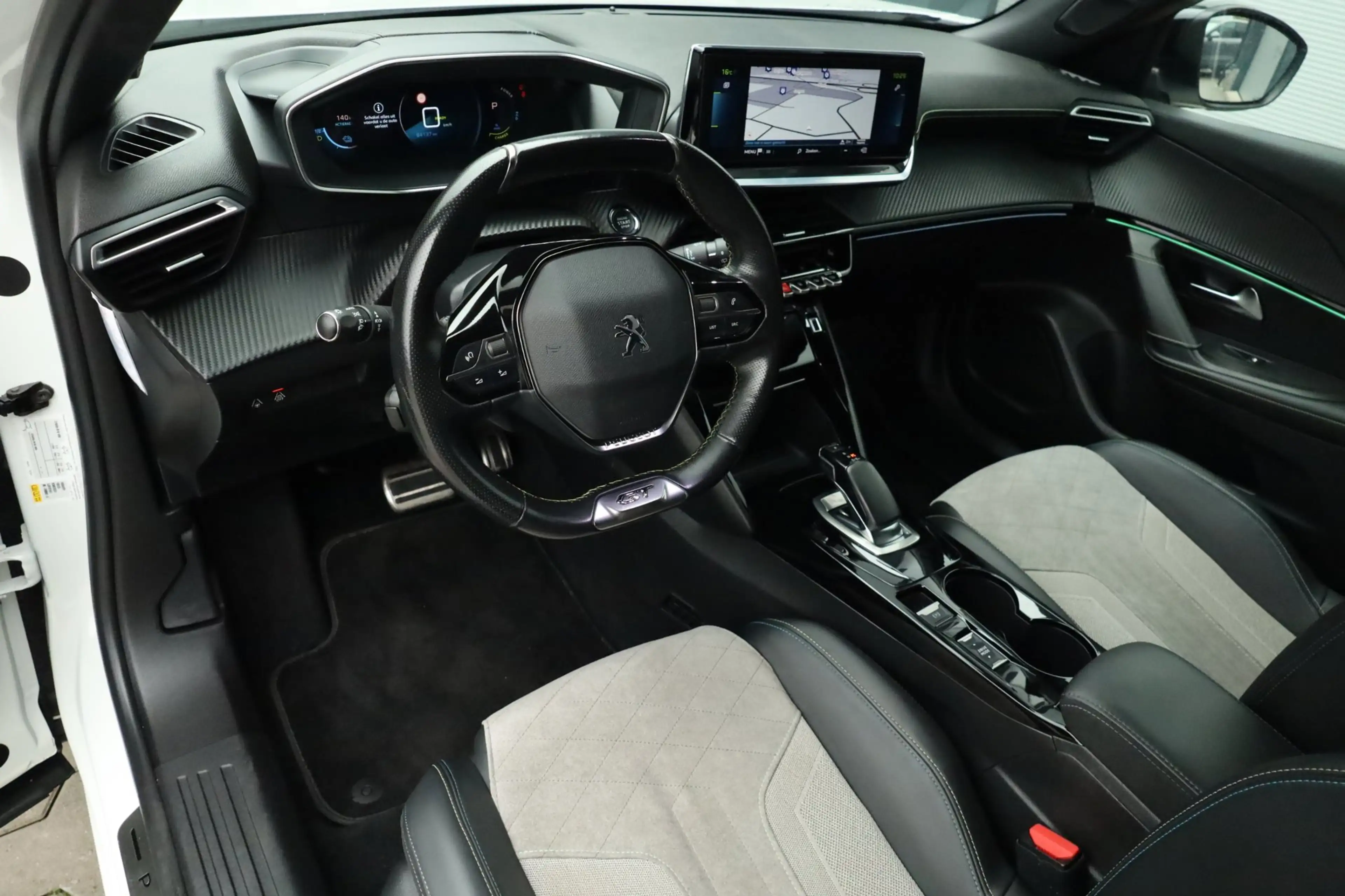 Peugeot e-2008 EV GT Pack 50 kWh Keyless Adaptief Carplay Sfeer — photo 3