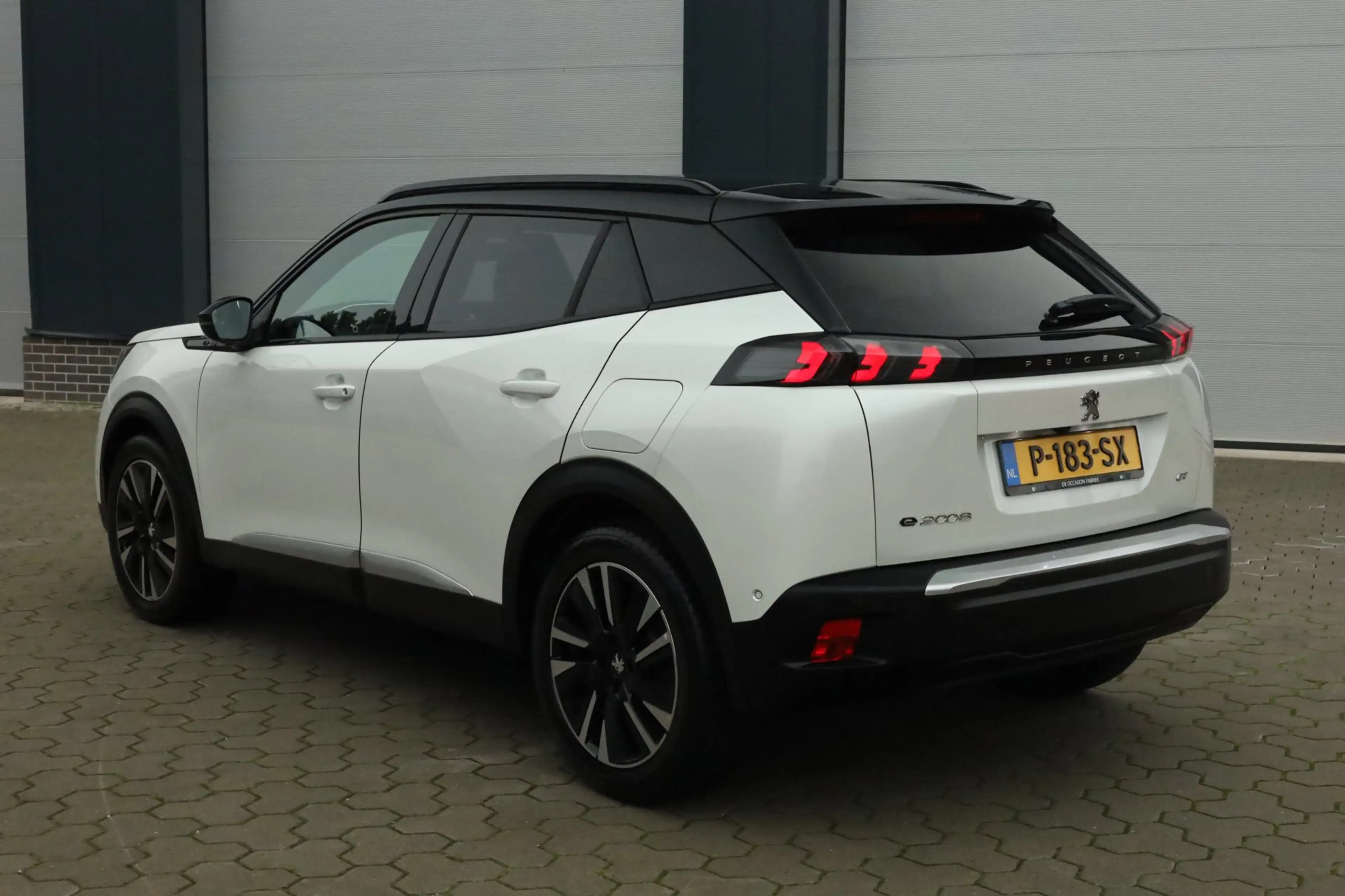 Peugeot e-2008 EV GT Pack 50 kWh Keyless Adaptief Carplay Sfeer — photo 6