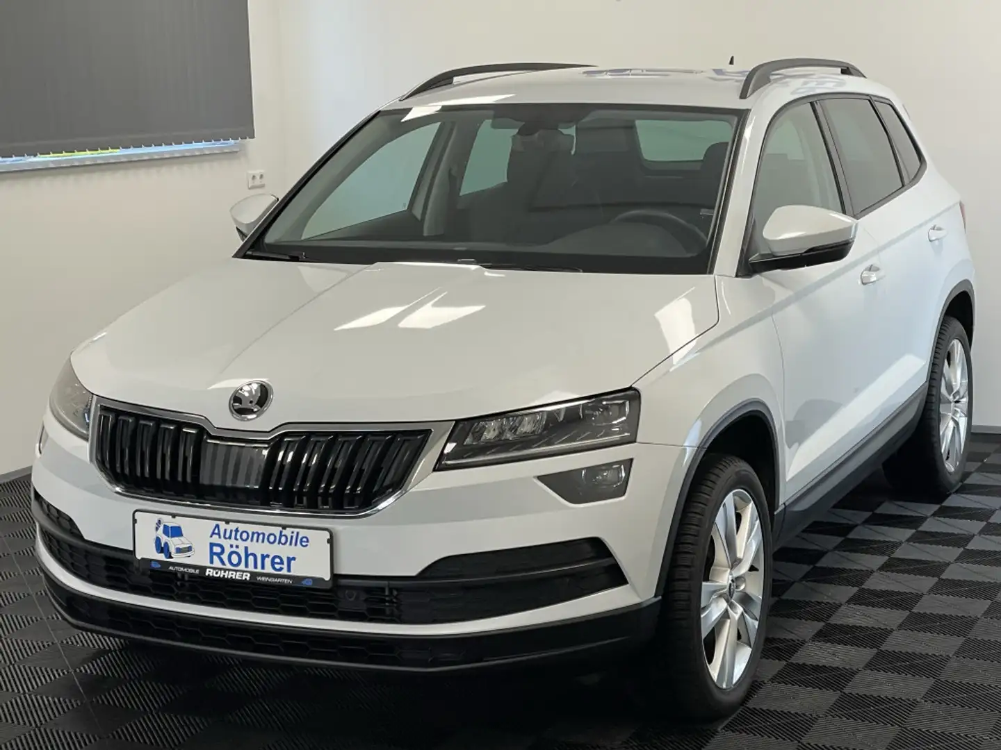Skoda Karoq Style 1.5 TSI Lederaustattung LED Sitzheiz Wit - 2