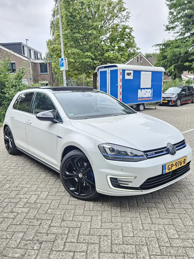 Volkswagen Golf GTE Unieke parelmoer witte bomvolle Golf 7 GTE - 1